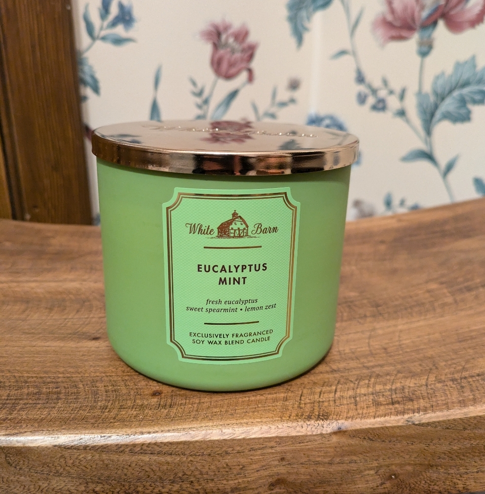 White Barn Eucalyptus Mint 3-Wick Candle - NEW 14.5oz